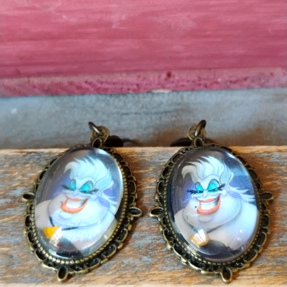 Disney | The Little Mermaid Ursula Earrings